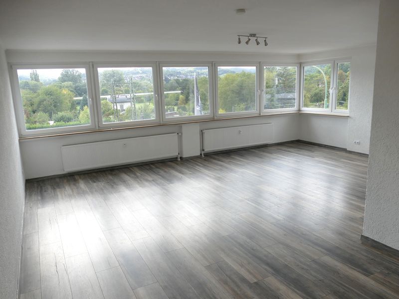 Gepflegte 3,5-Zimmer Wohnung mit Balkon in Braubach